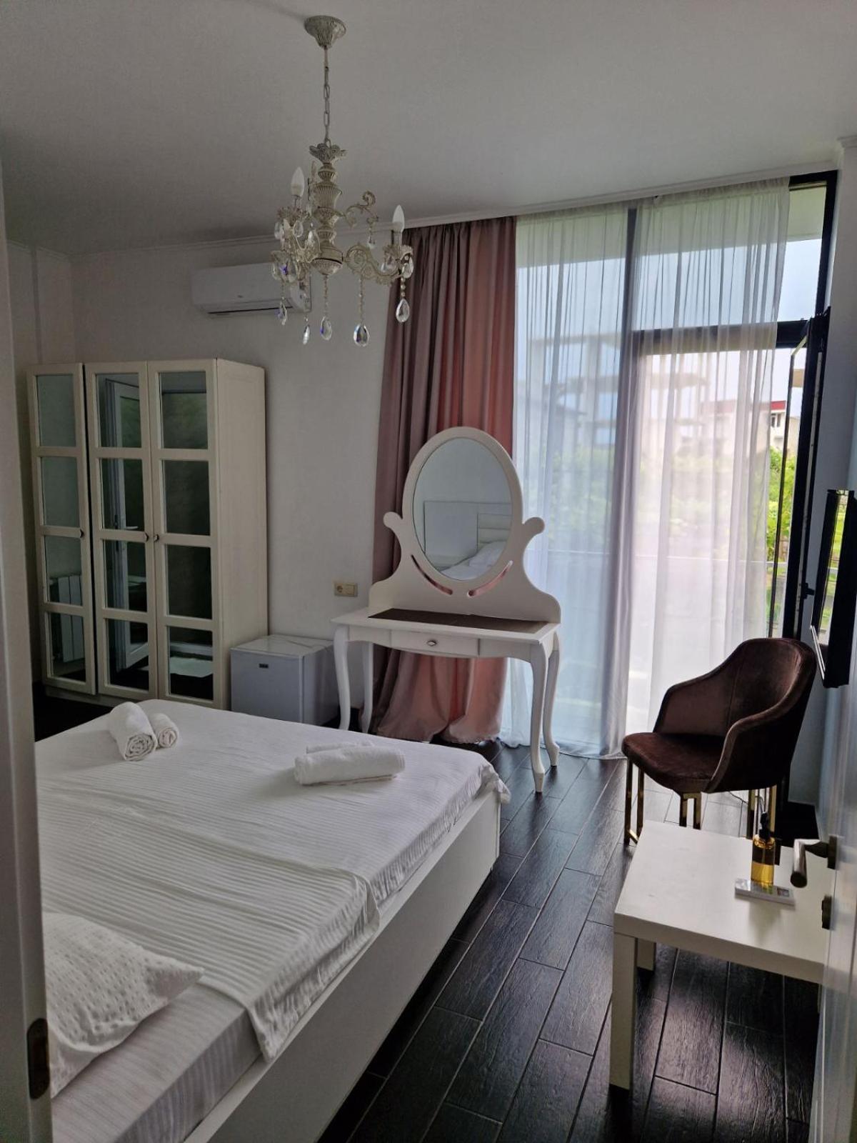 Готель New House Кобулеті Екстер'єр фото