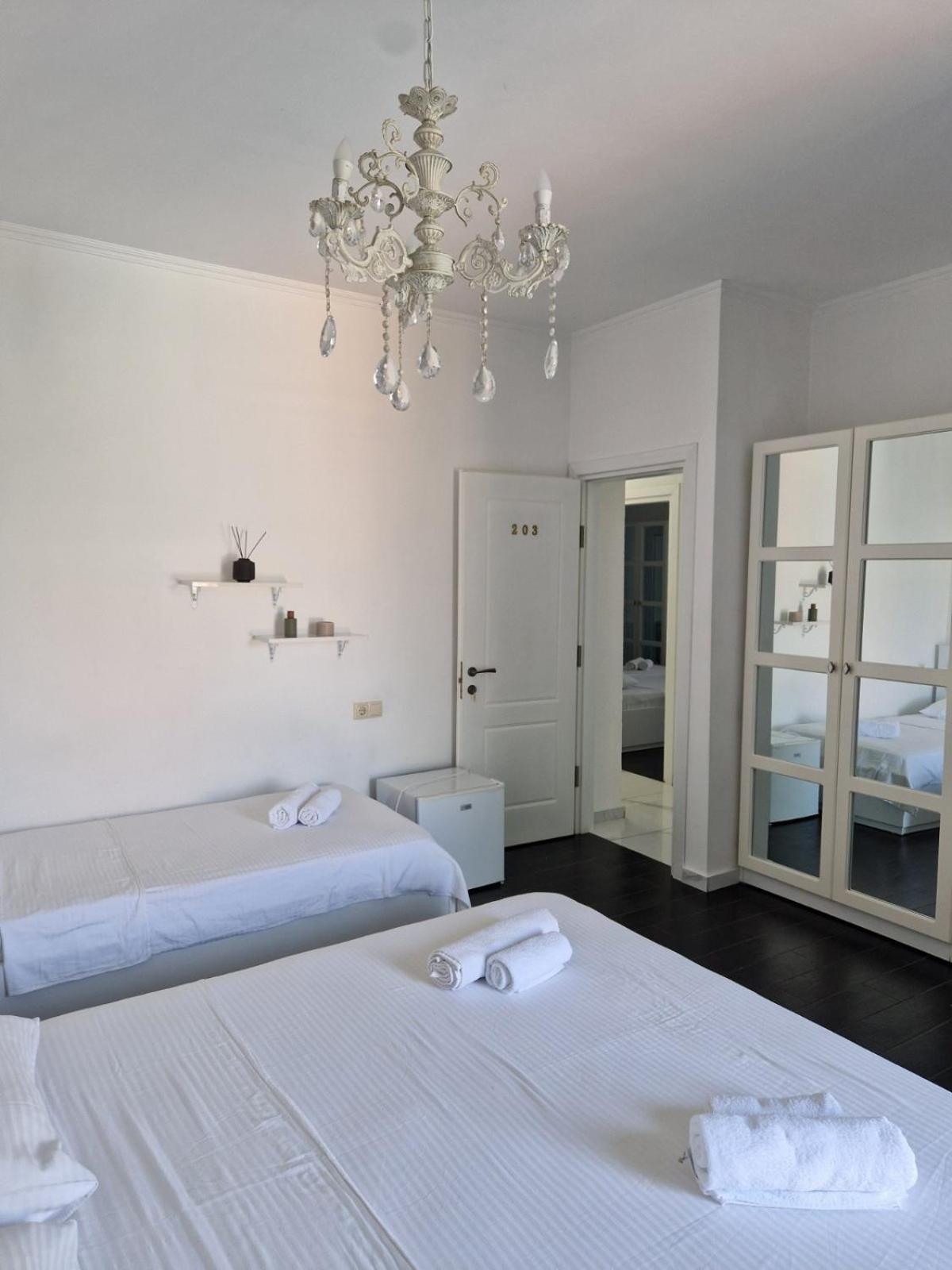 Готель New House Кобулеті Екстер'єр фото